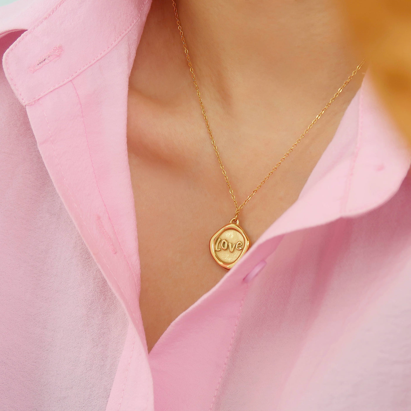 18k Gold Tulip Pendant Necklace