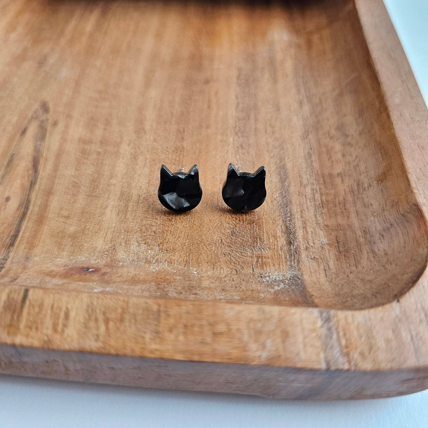 Cat Studs